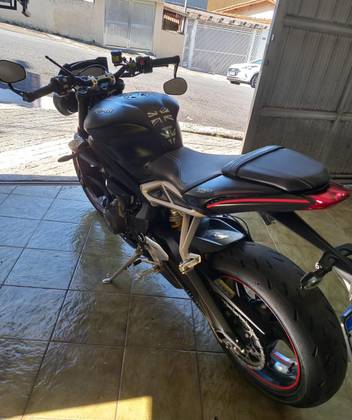 TRIUMPH STREET TRIPLE 765 RS TRIUMPH STREET TRIPLE 765 RS